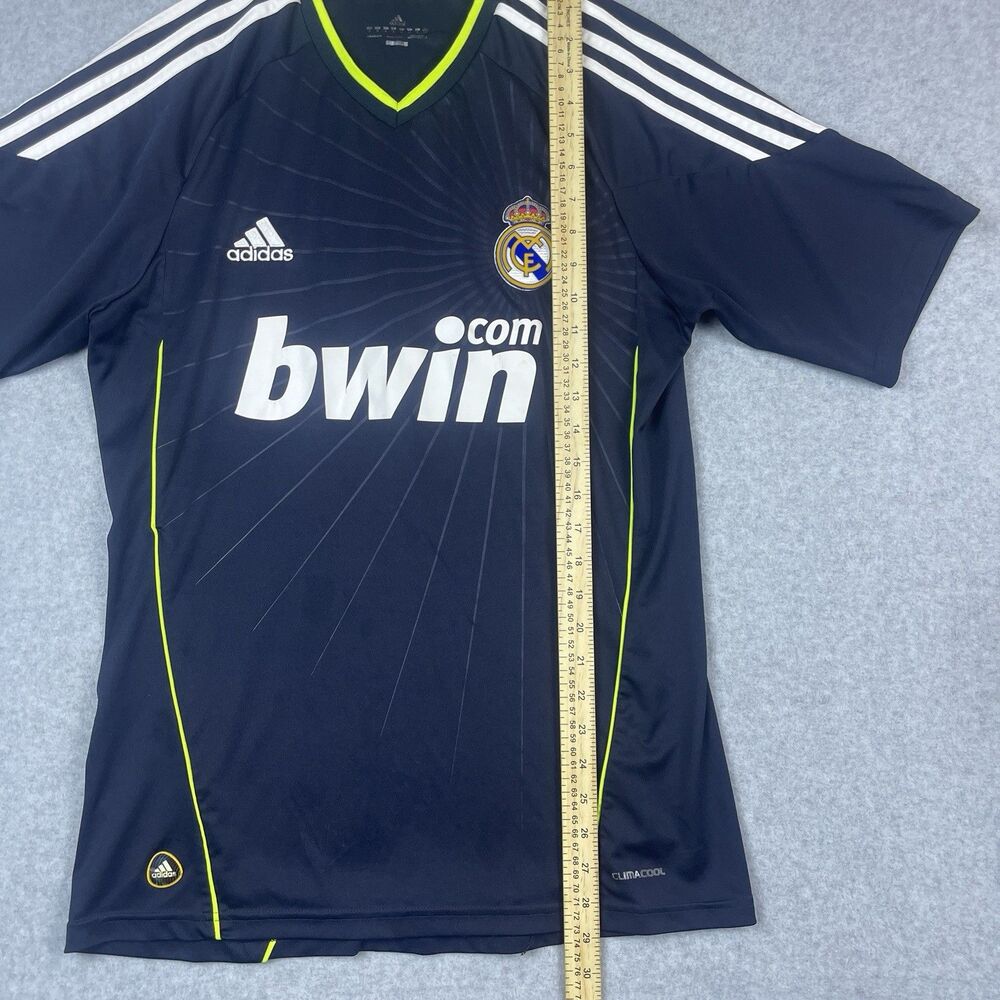 Real Madrid 2010-11 Away Shirt CASILLAS 1 Adidas Soccer Jersey Vintage LFP Men M - Picture 3 of 14